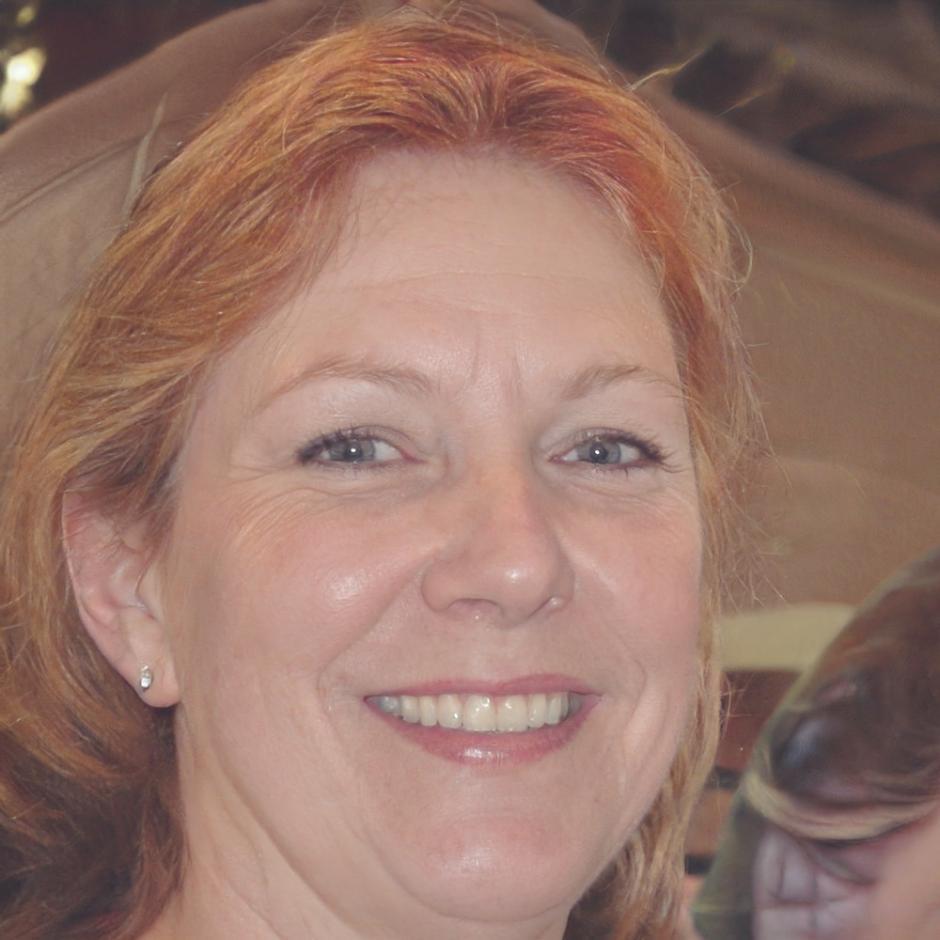 Irene Salvatierra, Directora de Estrategia en phoralotens